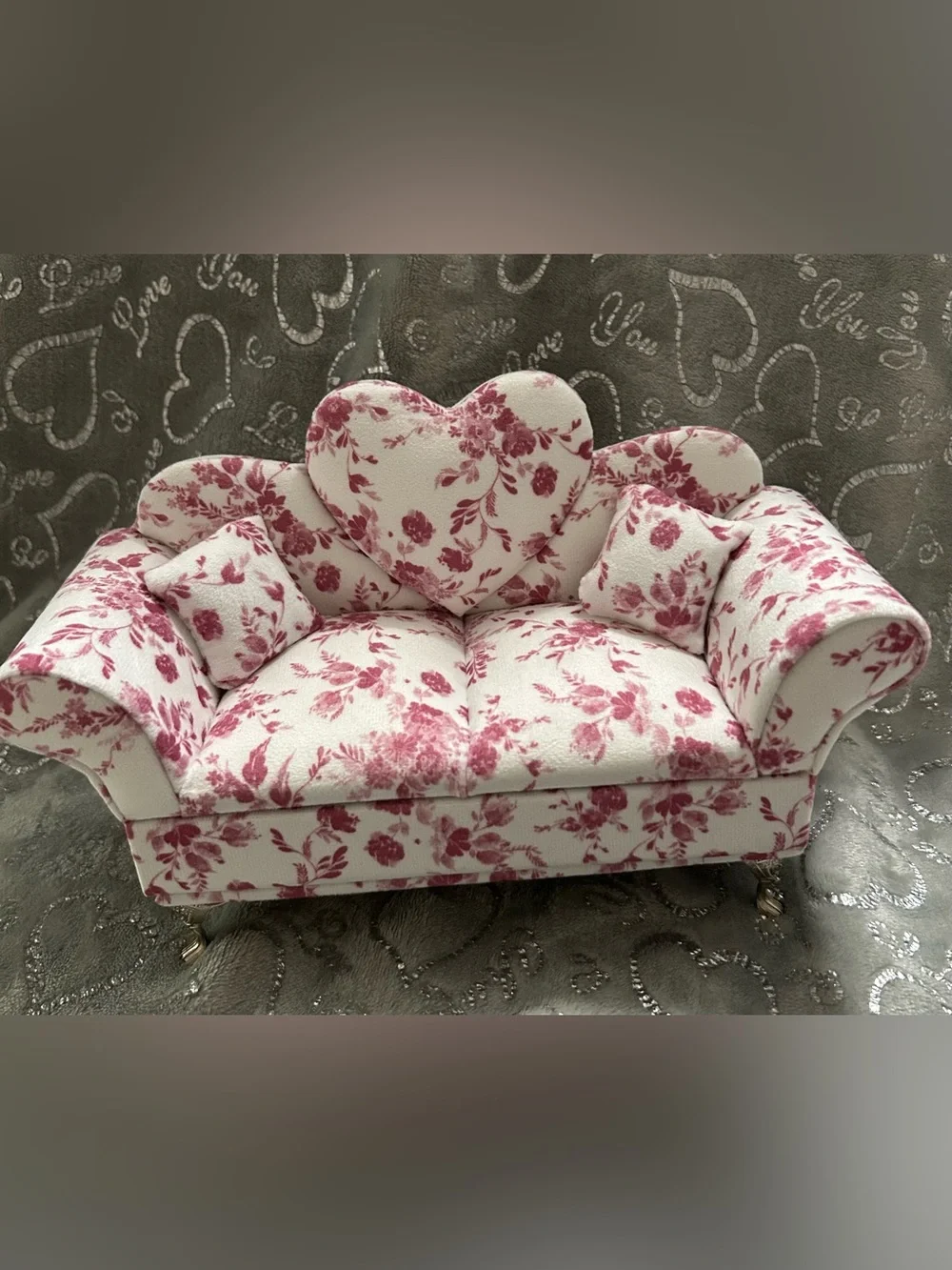NWT Hilabee, Plush Heart-Pink & White Floral Loveseat Sofa Jewelry Box w/Mirror